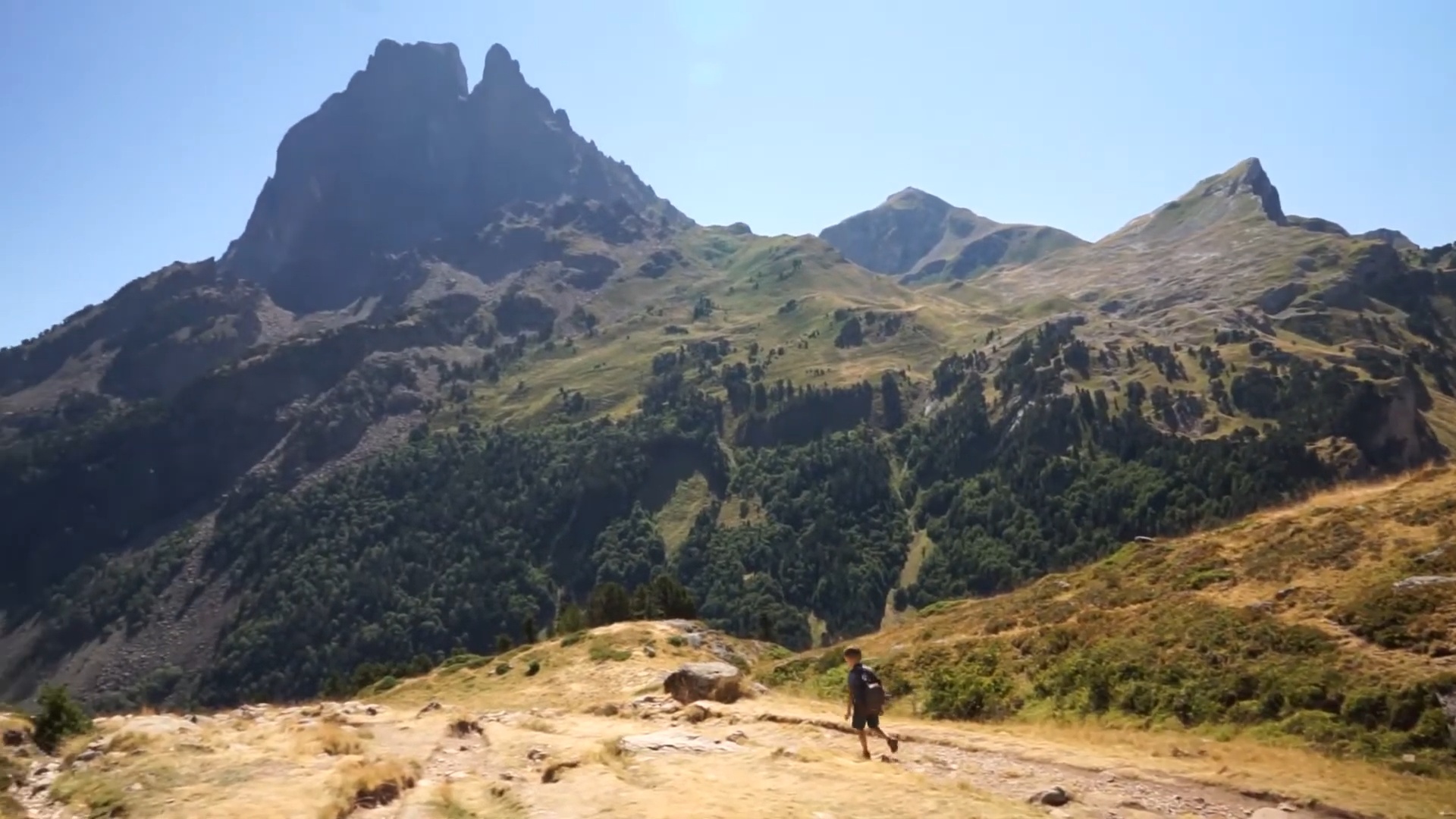 Film publicitaire OuatBox réalisé par l'Agence Ouverture au pied du Pic du Midi d'Ossau à Pau